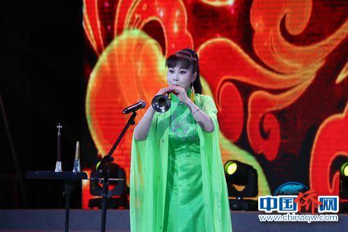 中國音樂學(xué)院侯彥秋帶嗩吶獨(dú)奏《打棗》《好漢歌》。(韓輝 攝)