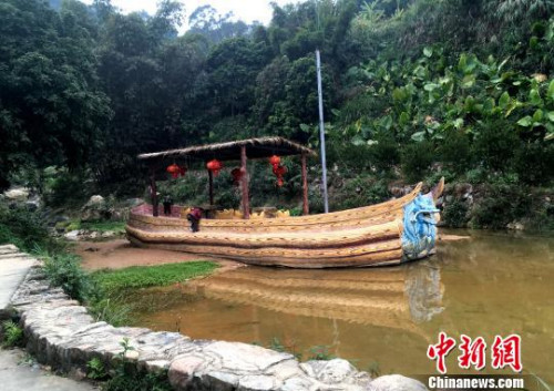 “克拉克號(hào)”古船模型?！埥鸫?攝