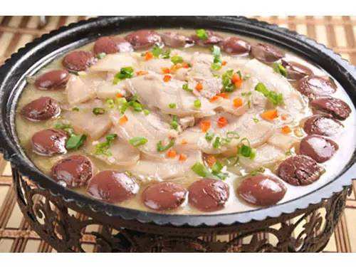 資料圖。東北美食之一：白肉血腸。來(lái)源：國(guó)際在線