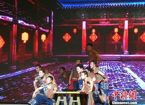 此次演出中，有許多獨(dú)具高平特色的文藝節(jié)目，展示由神農(nóng)炎帝農(nóng)耕文明衍生出的民間民俗傳統(tǒng)文化?！罱苡?攝