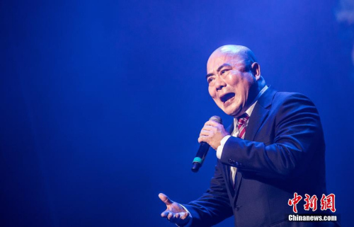 2月28日晚，“文化中國(guó)·四海同春”澳大利亞首站演出在墨爾本舉行。圖為大連京劇院院長(zhǎng)楊赤演唱京劇。 <a target='_blank' >中新社</a>發(fā) 苗丹青 攝