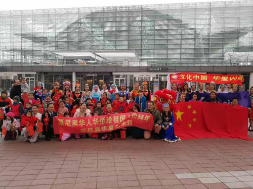 參演人員大合照。