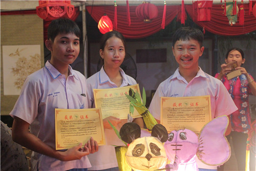 學(xué)生燈籠作品獲獎(jiǎng) 學(xué)生燈籠作品獲獎(jiǎng)