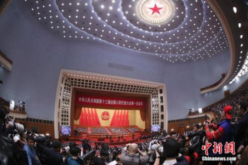 3月5日，十三屆全國人大一次會議在北京人民大會堂開幕。 <a target='_blank' >中新社</a>記者 盛佳鵬 攝