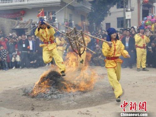 　粽橋舞踏火祈福?！×謩俎?攝