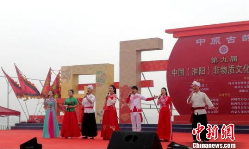 圖為陜西省非遺劇目的陜北民歌聯(lián)唱?！Ⅸi 攝