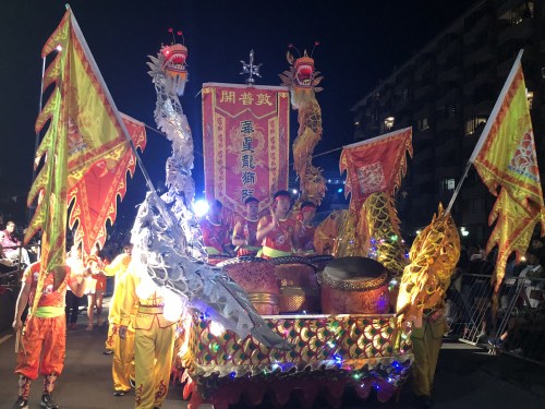 開普敦華星藝術(shù)團(tuán)亮相狂歡節(jié)。