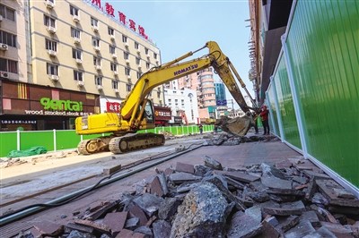 蟬街改造提升工程施工現(xiàn)場(chǎng)。 蘇巧匠 攝