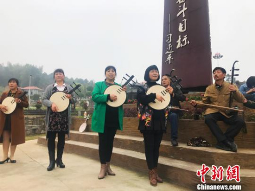 江背鎮(zhèn)居民上演民族器樂合奏?！⒅z