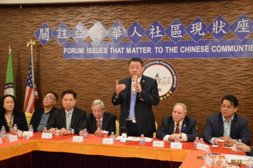 陳善莊呼吁華裔民眾積極參與投票，遇不公勇敢發(fā)聲。(美國《世界日報(bào)》／牟蘭 攝)