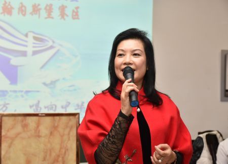 黃晶晶團(tuán)長(zhǎng)介紹賽事情況。