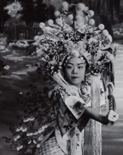 舊時(shí)中國戲曲扮相曾影響許多美國人。（美國《世界日?qǐng)?bào)》/饒韻華供圖)