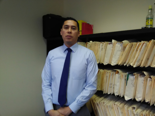 羅倫佐表示，現(xiàn)在H-1B申請比以前審查更嚴。(美國《世界日報》／韓杰 攝)