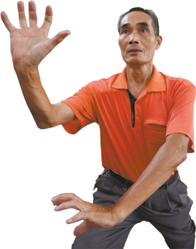 何東成打洪拳已有50年。