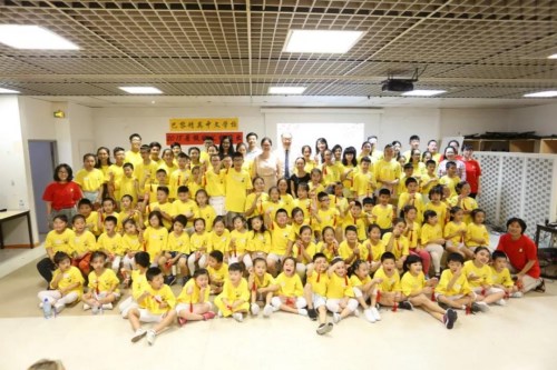 楊進(jìn)公參與參加匯演的學(xué)生、教師等合影。