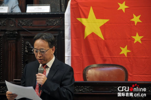 李楊總領(lǐng)事發(fā)表獲獎感言 李楊總領(lǐng)事發(fā)表獲獎感言