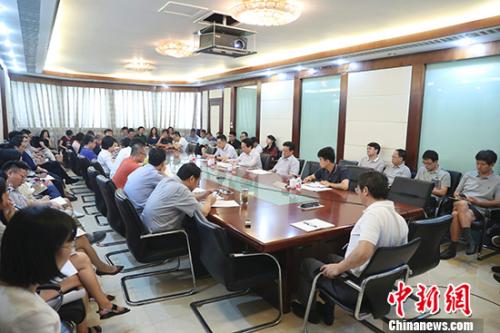 中國新聞社8月6日在北京召開2018年年中工作會(huì)，中央統(tǒng)戰(zhàn)部副部長譚天星出席會(huì)議并講話。盛佳鵬 攝