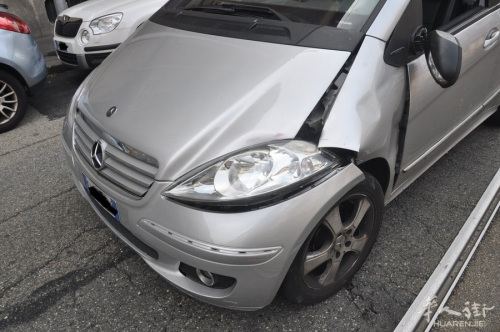 肇事車輛。（“意大利華人街”微信公眾號(hào)）