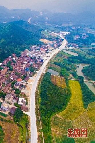 連接雙第農場的雙榜公路 連接雙第農場的雙榜公路