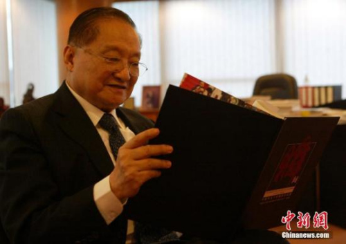 資料圖：2007年6月28日，金庸先生在香港接受<a target='_blank' >中新社</a>記者專訪。<a target='_blank' >中新社</a>記者 任海霞 攝