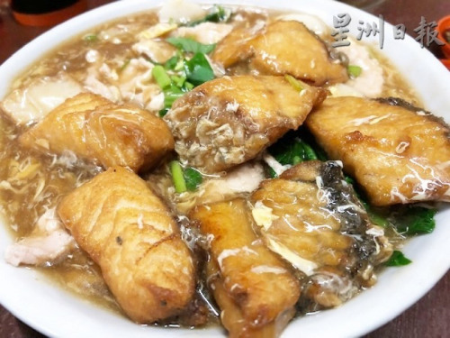 豬仔魚肉炒大板。（馬來西亞《星洲日報》）