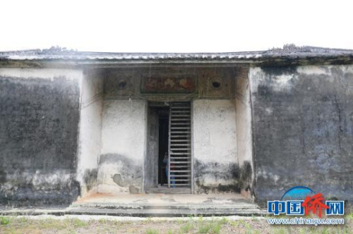 文昌鋪前鎮(zhèn)百年僑宅林家大院大門(mén)?！×栝?攝