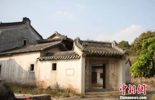 廣東梅州華僑故居“愛春樓”愛春樓一瞥?！〔绦佬馈z