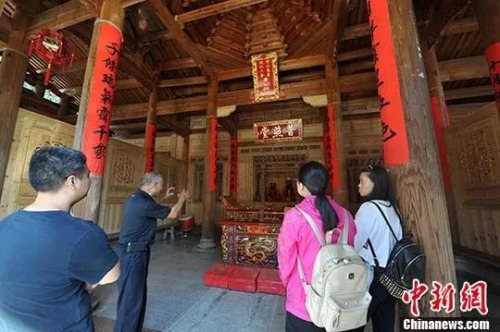 普照堂。 張斌 攝