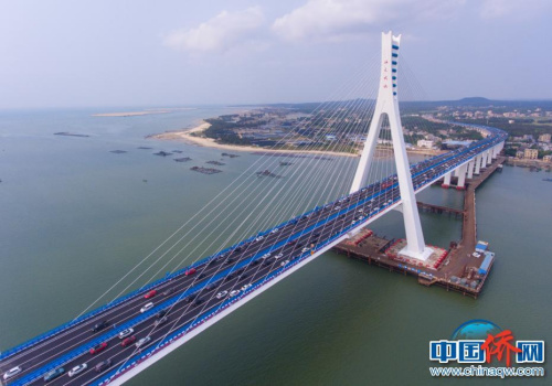 圖為航拍海文大橋。駱云飛攝