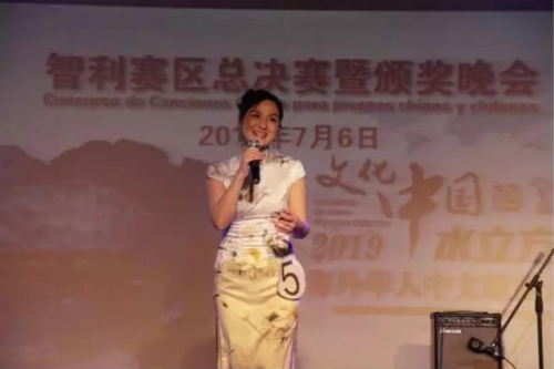 成人組第一名王悅，演唱《梅蘭芳》