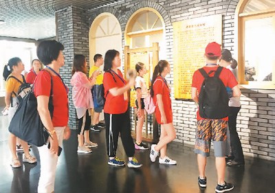 圖：海外華裔青少年參訪中國船政文化博物館。（董雄杰）