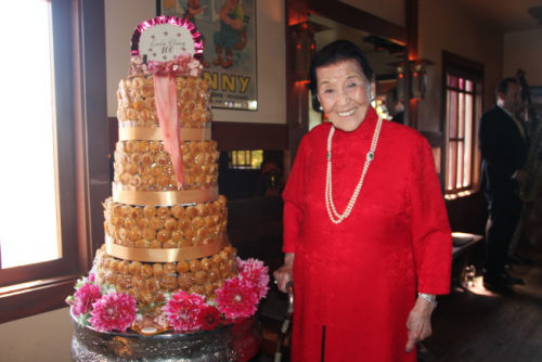 江孫蕓依然身體硬朗，慶祝自己100歲虛歲生日。(美國(guó)《世界日?qǐng)?bào)》記者 李晗 攝)