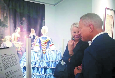 圖為17—21世紀丹麥王公貴族織繡品：恭王府博物館特展”活動現(xiàn)場。馮倩/攝