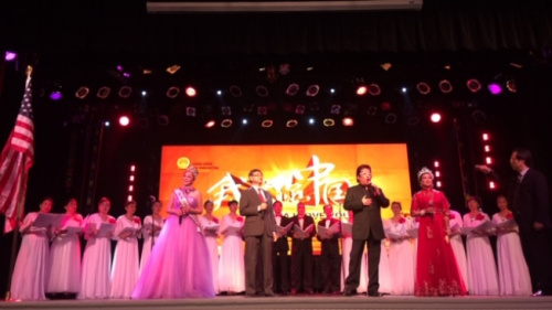 活動(dòng)現(xiàn)場(chǎng)氣氛十分熱烈。(美國(guó)《世界日?qǐng)?bào)》/馮鳴臺(tái) 攝)