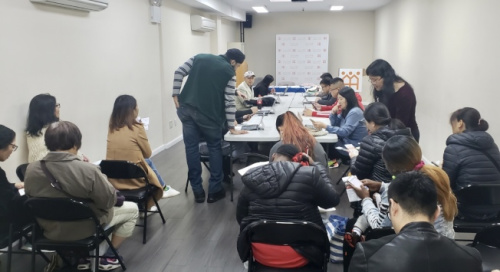 紐約法拉盛人口普查招聘會吸引眾多民眾參加。(美國《世界日報》/朱蕾 攝)