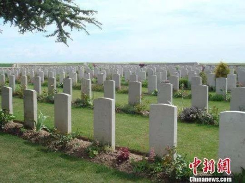 一戰(zhàn)華工墓碑。來源：<a target='_blank'  >中新網(wǎng)</a>