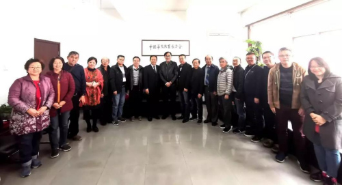 合影。(圖片來源：華文教育基金會網(wǎng)站)