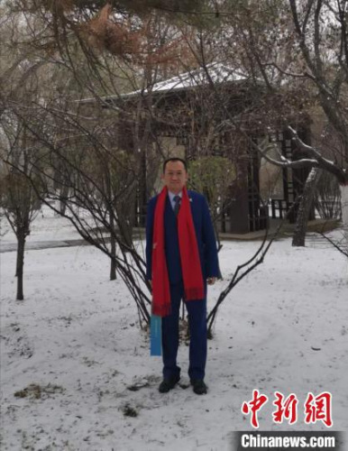  對來自香港的李紅光而言，能巧遇太原的第一場雪，令他感到驚喜。受訪者供圖