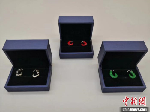 張盧卡公司設(shè)計(jì)的辣椒元素文創(chuàng)產(chǎn)品。 陳選斌 攝