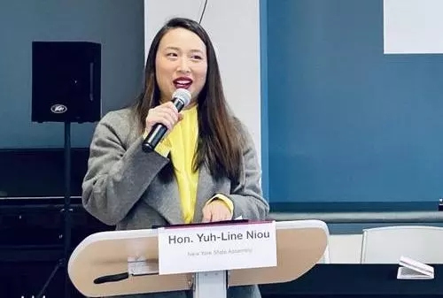 美國紐約州眾議會華裔議員牛毓琳分享自身心得，鼓勵有意從政的華人。(美國《世界日報》/鄭怡嫣 攝)