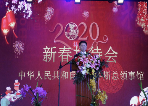 中國駐拉各斯總領(lǐng)事儲茂明致辭。(《西非華文報(bào)》黃清華 攝)