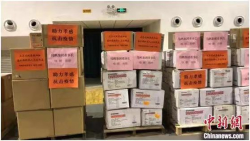 喻鵬捐贈(zèng)給孝感的物資 李端 攝