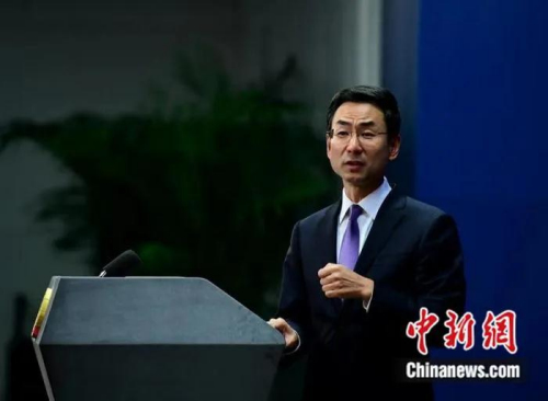 資料圖：耿爽在外交部新聞發(fā)布會(huì)上。