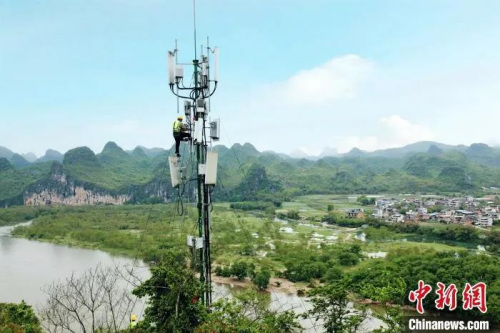 資料圖：圖為 5G基站建設。