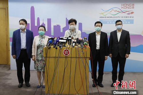 　6月3日，香港特別行政區(qū)行政長官林鄭月娥在北京表示，她與香港特區(qū)政府十分支持涉港國安立法，會全面配合全國人大常委會相關(guān)立法工作。林鄭月娥傍晚在香港特別行政區(qū)政府駐北京辦事處舉辦記者會，介紹訪京行程并回答記者提問。 <a target='_blank' >中新社</a>記者 韓海丹 攝