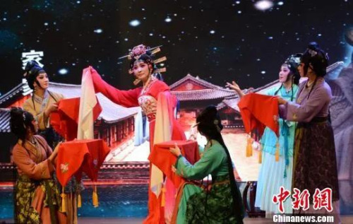 　圖為莆仙戲《海神媽祖·梳發(fā)立志》選段。莆仙戲劇院 供圖