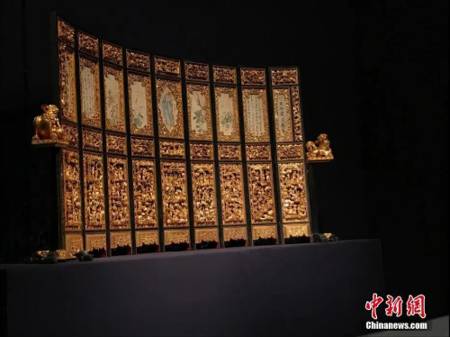 資料圖：熏香爐、神椅轎、糖枋架等潮州木雕作品。<a target='_blank' >中新社</a>記者 許青青 攝