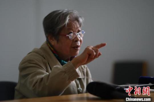 日前，在侵華日軍南京大屠殺遇難同胞紀(jì)念館，南京大屠殺幸存者高如琴講述了她們家在南京大屠殺浩劫中的遭遇?！°蟛?攝