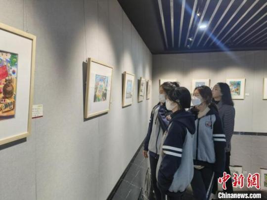 威海-韓國友城青少年繪畫展：表達(dá)中韓友誼美好心愿