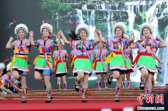 華安高山族舞蹈?！埥鸫?攝